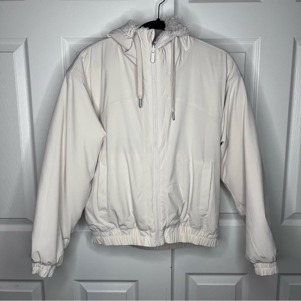 lululemon athletica Off-White Puffy Hooded Jacket
